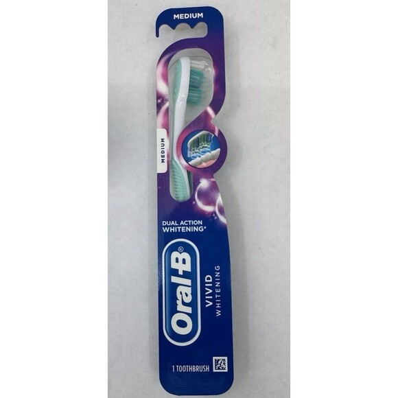 Lot of 2 ORAL B Vivid Whitening Toothbrush‎ Medium Purple Green New Sealed - Picture 3 of 6